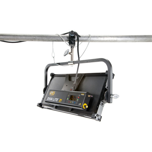 Kino Flo - DIV-L21XYU - Diva-Lite 21 LED DMX Yoke Mount, Univ (Includes Yoke Mount Fixture, Louver 90°)