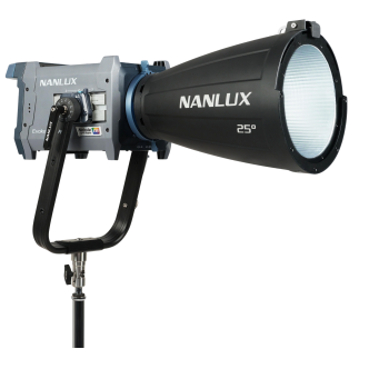 Nanlux Evoke 600C C8 Full-color Spot Light w/Trolley Case
