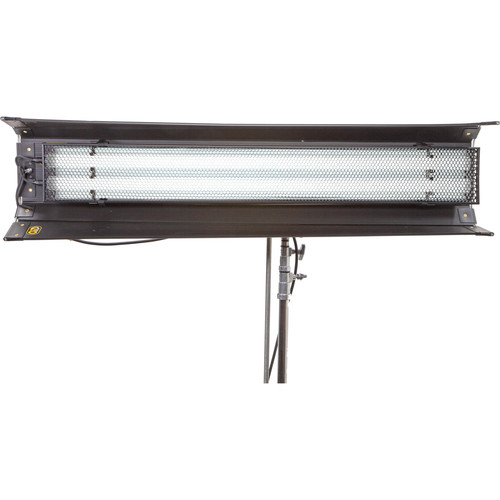 Kino Flo - SYS-FT42U - FreeStyle T42 LED DMX System, Univ (Includes FreeStyle T42 Fixture, Louver 90°, FreeStyle 140 FreeStyle 4ft LED Tube (x2)