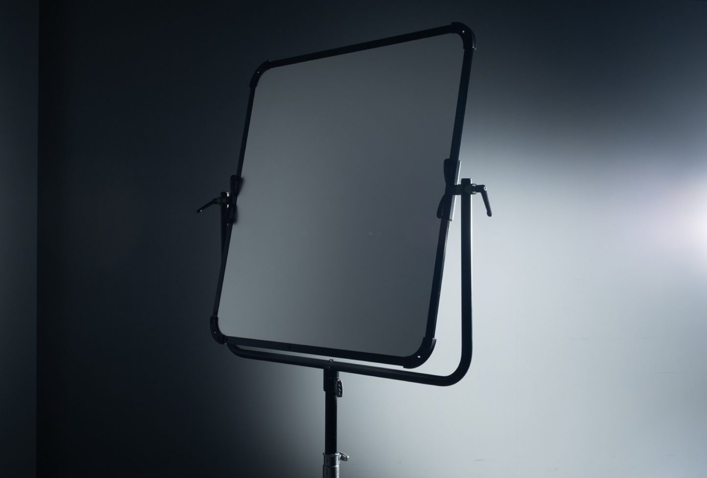 Lightbridge C-100 Kit (Gen2) with Protection Pads 3.0 Touchproof - CRLS Precision Lighting Reflectors