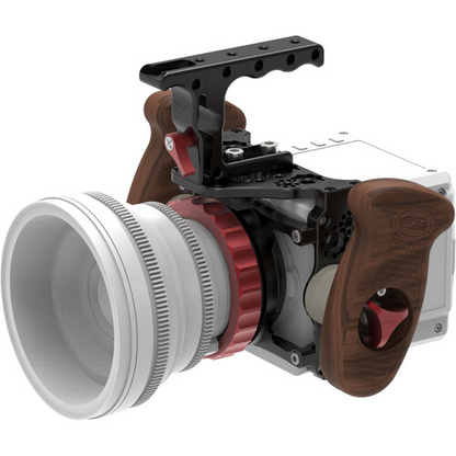 This kit consists of a top or bottom plate and a handgrip and is an extension kit to be used with the Vocas side cage kit. This extension kit provides numerous Arri style 3/8" and 1/4" threaded holes.