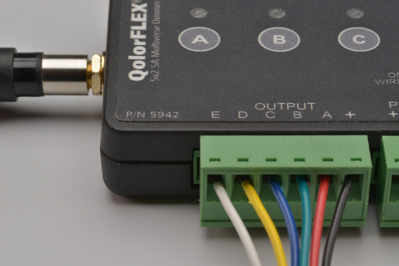 City Theatrical-QolorFLEX 5x2.5A 900MHz/2.4GHz Multiverse Dimmer-5942