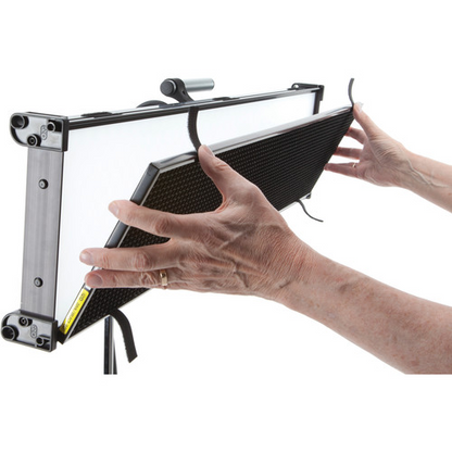 Kino Flo - DIV-L21XCU - Diva-Lite 21 LED DMX Center Mount, Univ (Includes Center Mount Fixture, Louver 90°, Baby Receiver (16mm)