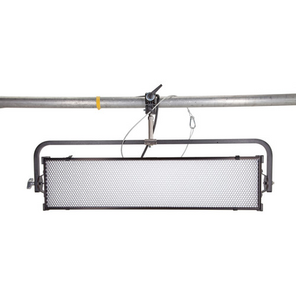 Kino Flo Diva-Lite 31 LED DMX, Yoke, w/ 90º Louver