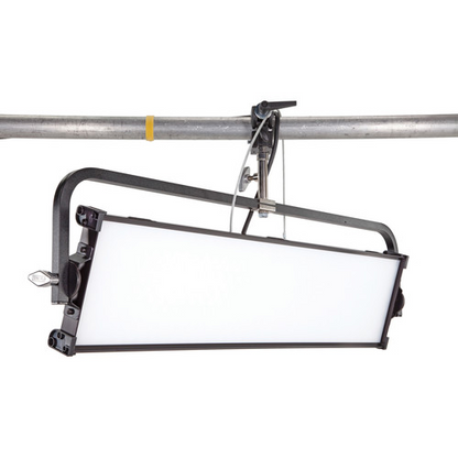 Kino Flo Diva-Lite 31 LED DMX, Yoke, w/ 90º Louver