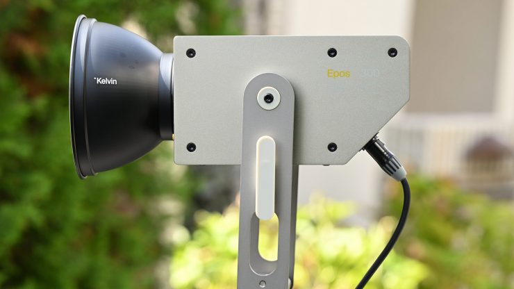 Kelvin Epos 300,  RGBACL LED COB Studio Light incl. Rolling Case (V-Mount)